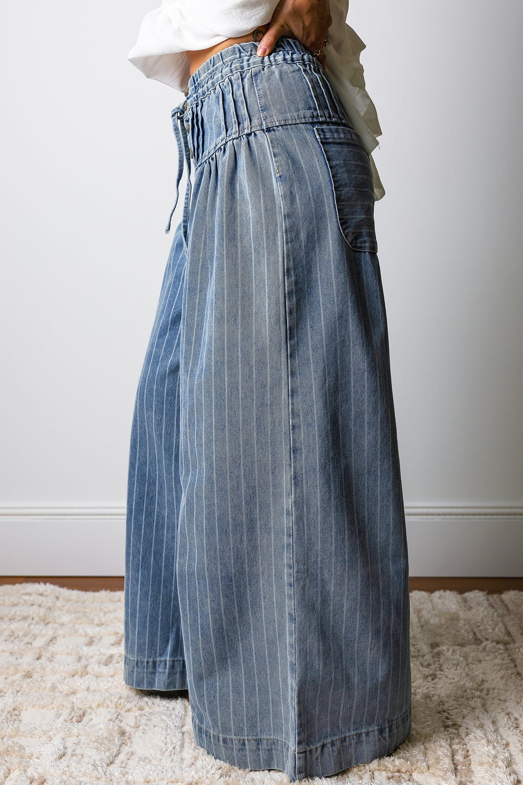 Stripe Buttoned High Waist Pleated Wide Leg Jeans