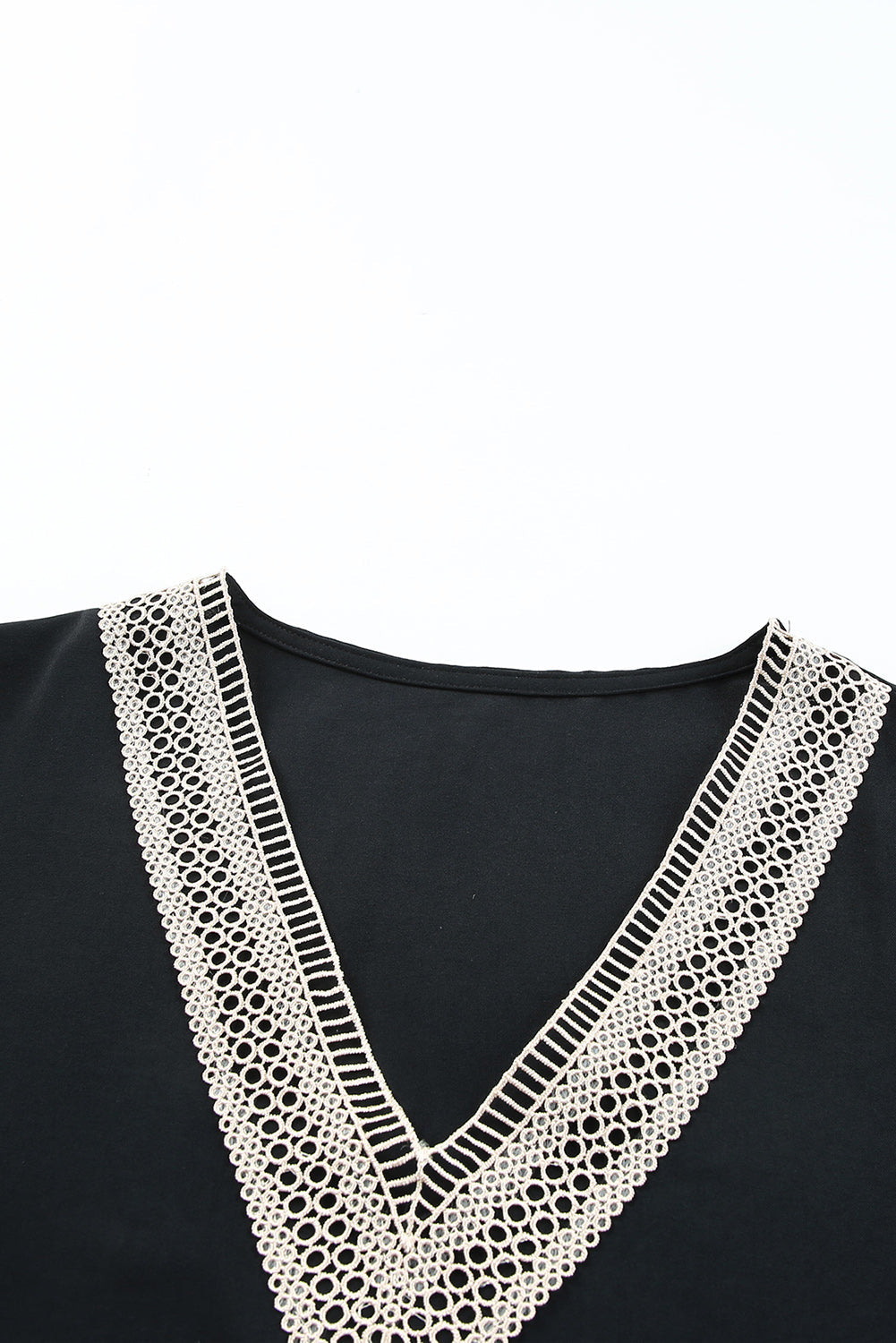 Contrast Lace Trim V-Neck Short Sleeve Blouse